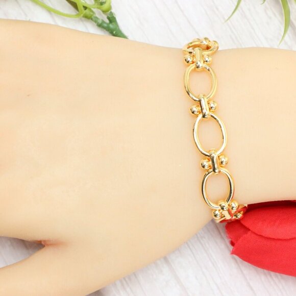 "Trendy Handmade Bracelet – A Thoughtful Gift for Girls & Women | UNVRC1611 - Picture 5 of 10